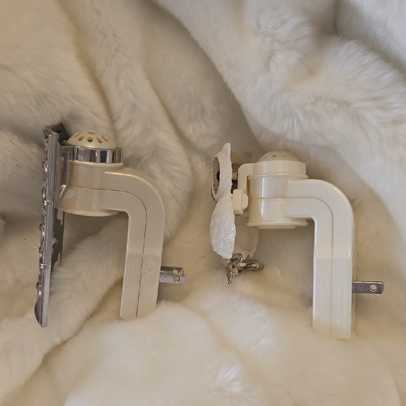 Elegant Silver and White Owl Candle Holder - Picture 2 of 5